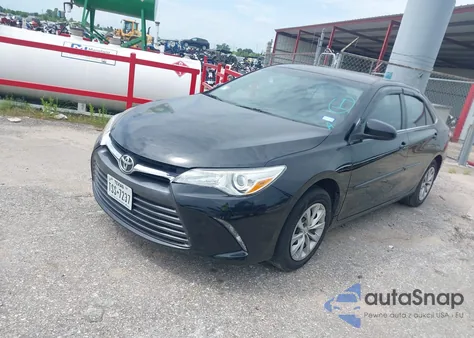 2015 Toyota Camry Le z USA, uszkodzony, nr VIN 4T4BF1FK5FR497734